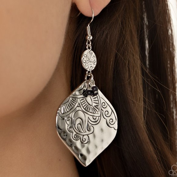 paparazzi Jewelry - Tropical Terrace - Black Earrings